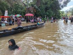 Sudah 4 Hari Banjir Melanda Desa Sendayan Kecamatan Kampar Utara, Belum Ada Tanda-Tanda Surut